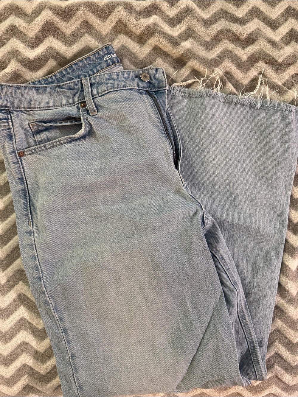 Old Navy Women’s Light Blue Straight-Leg Jeans